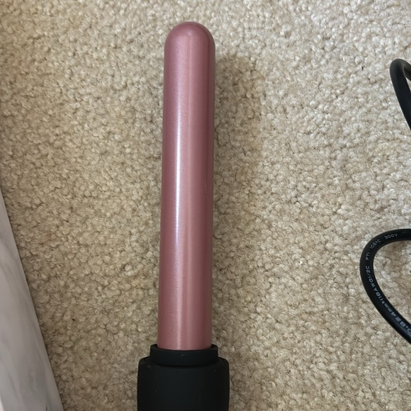 FOXYBAE ROSE GOLD 25mm CURLING WAND - Picture 5 of 6